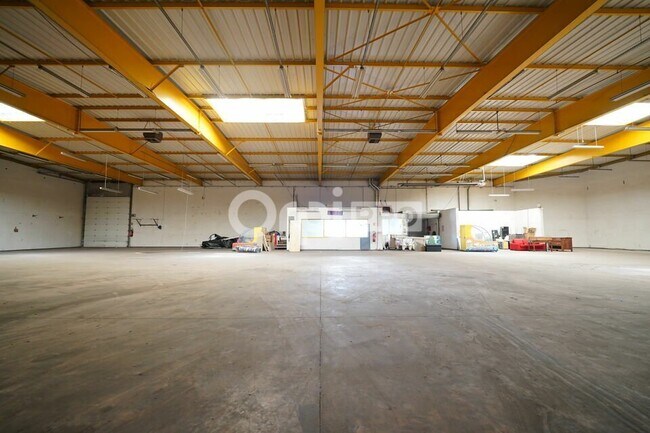 Plus de détails pour 379 Rue De La Dombes, Miribel - Local d’activités à vendre