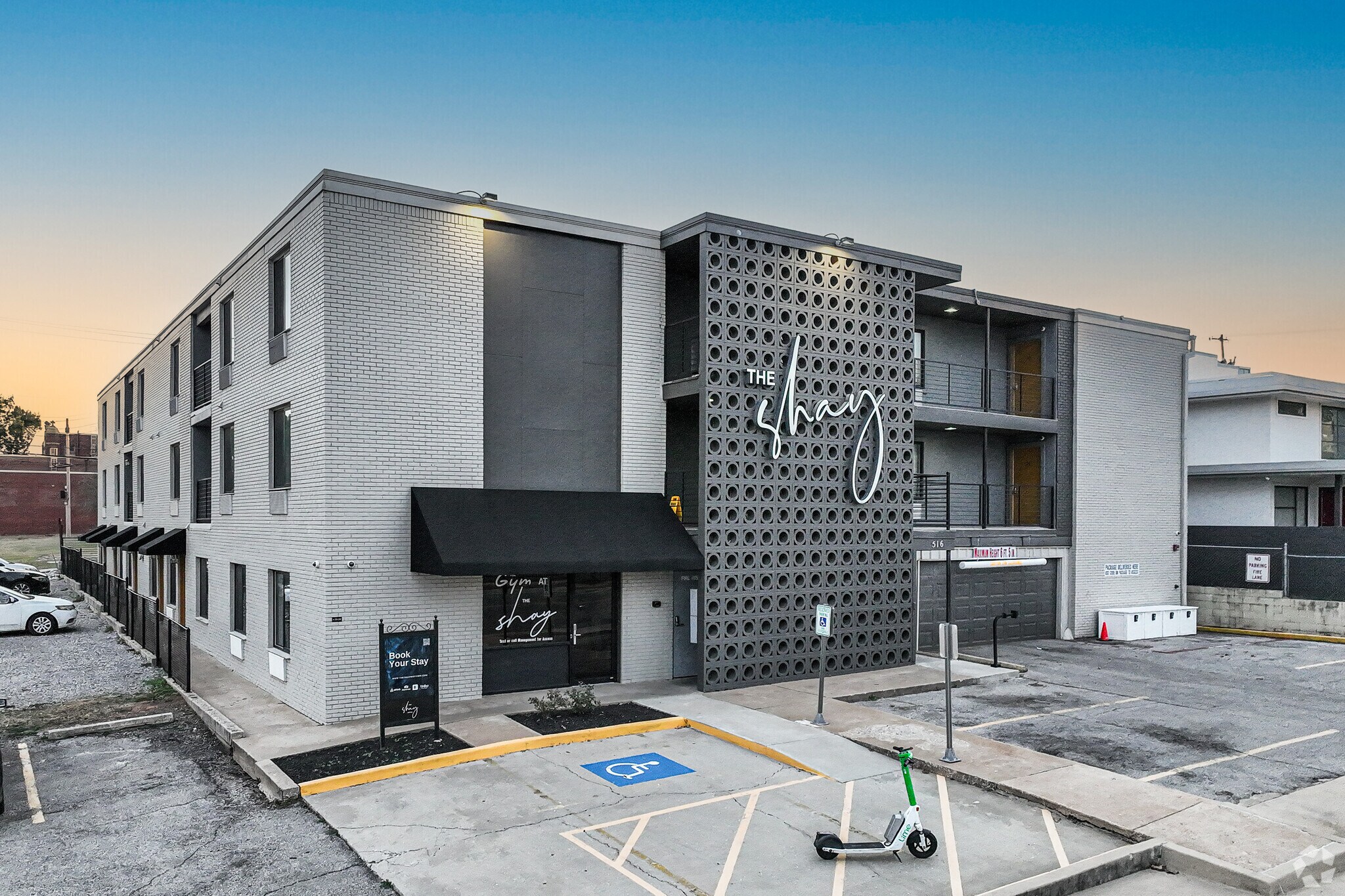 516 NW 8th St, Oklahoma City, OK à vendre Photo principale– Image 1 sur 24