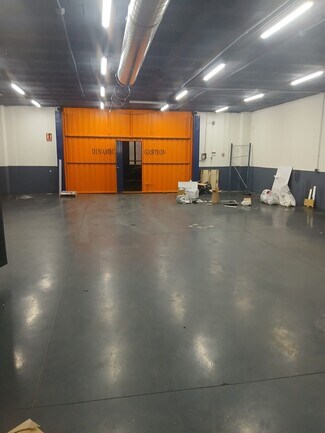 Plus de détails pour Calle De Gamonal, 19, Madrid - Industriel/Logistique à vendre
