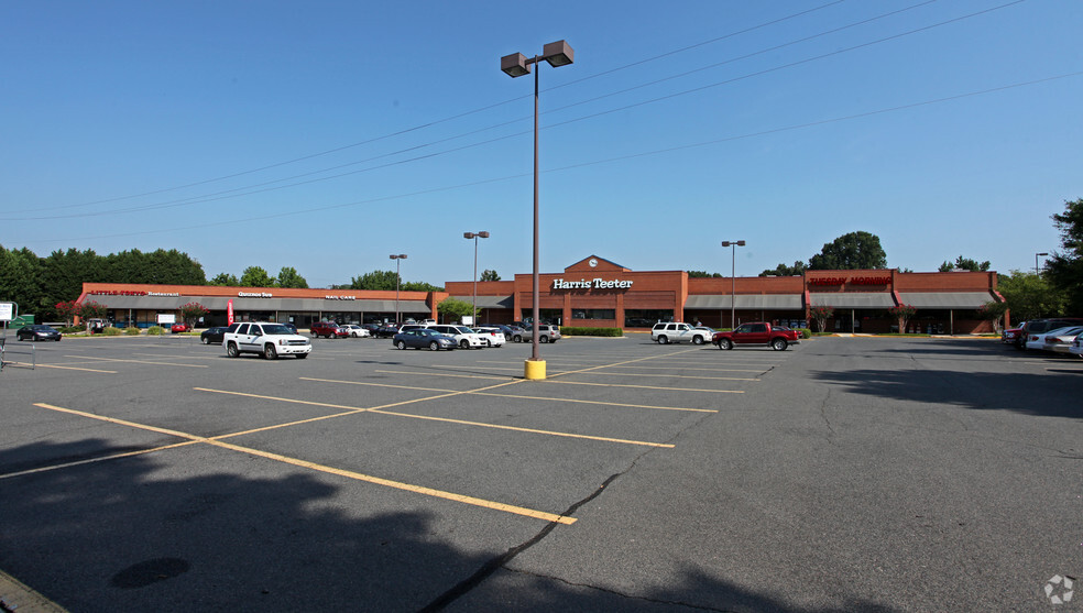 819 N First St, Albemarle, NC à louer - Photo de l’immeuble – Image 1 sur 6