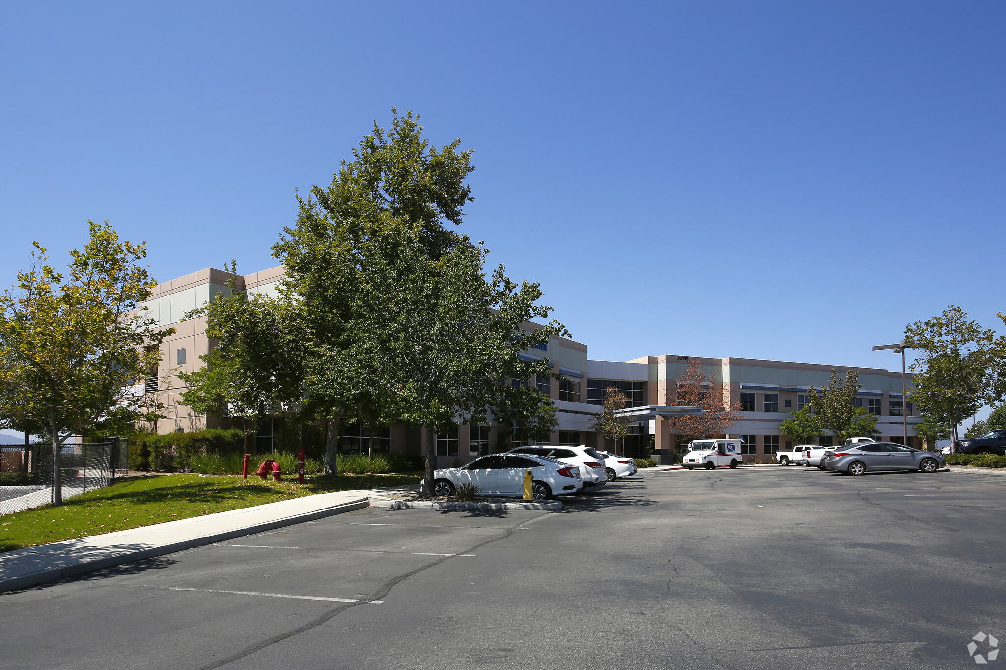 30111 Technology Dr, Murrieta, CA à louer Photo de l’immeuble– Image 1 sur 12