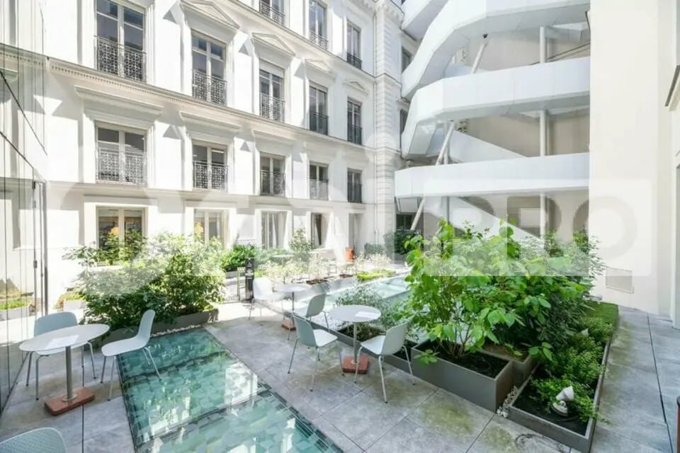  dans Paris à vendre Photo de l’immeuble– Image 1 sur 1