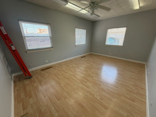 5504 S Brainard Ave, Countryside, IL à louer Photo intérieure– Image 1 sur 3