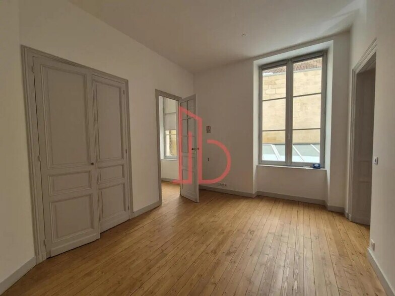 Bureau dans Bordeaux à louer - Photo de l’immeuble – Image 3 sur 5