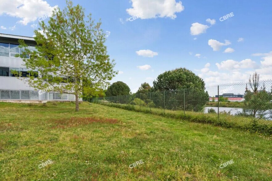 Bureau dans Mérignac à louer - Photo de l’immeuble – Image 3 sur 13