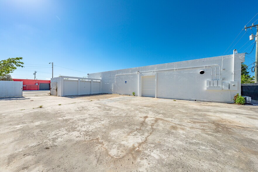 716 NW 7th Ave, Fort Lauderdale, FL à louer - Photo de l’immeuble – Image 3 sur 14