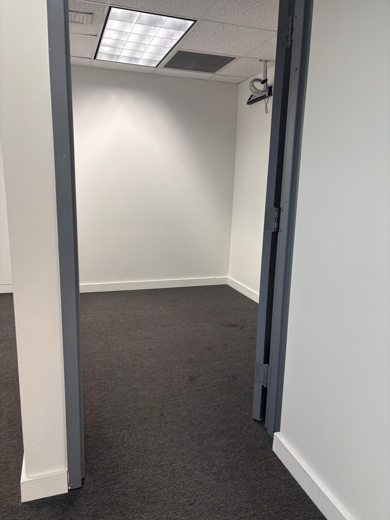 33 SW 2nd Ave, Miami, FL à louer Photo intérieure– Image 1 sur 19