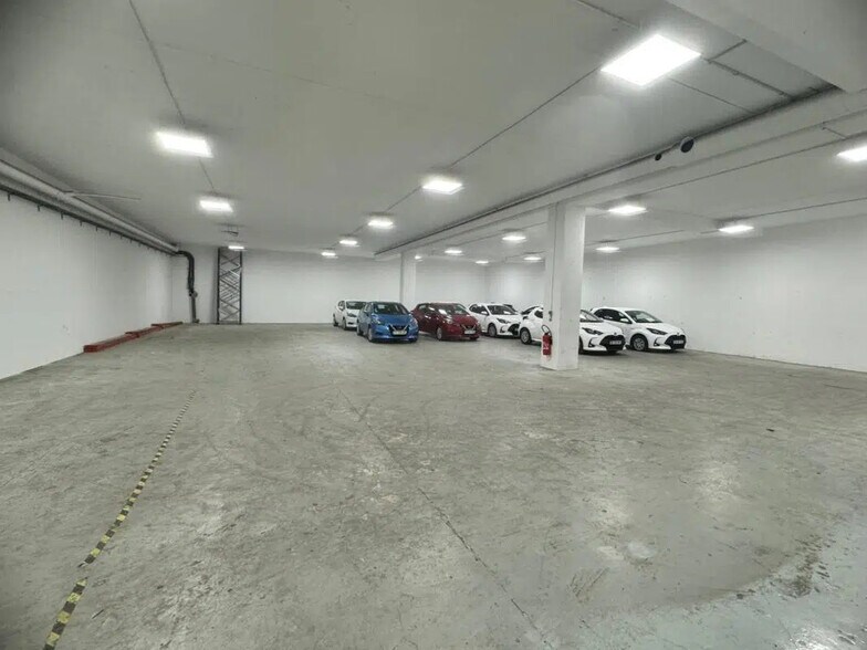 Local d’activités dans Cergy à louer - Photo de l’immeuble – Image 1 sur 4