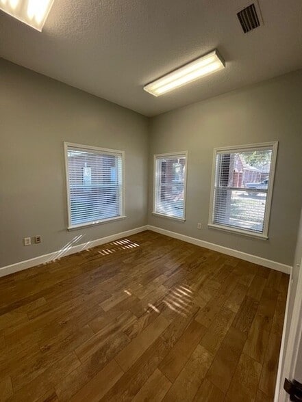 9050 Cypress Green Dr, Jacksonville, FL à louer - Photo de l’immeuble – Image 2 sur 13