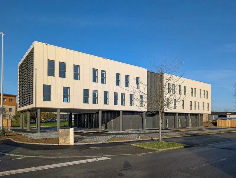 Bureau dans Quévert à vendre - Photo de l’immeuble – Image 1 sur 11
