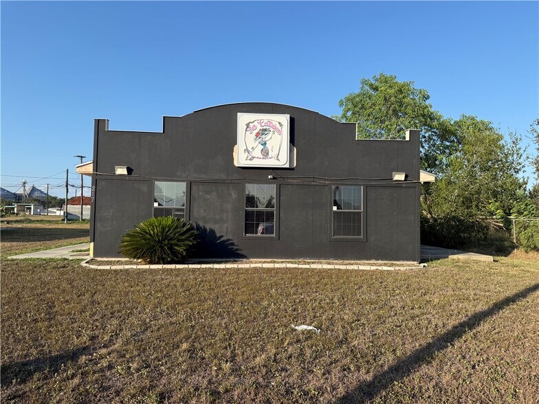 217 E Main St, Bishop, TX à vendre - Photo principale – Image 1 sur 11