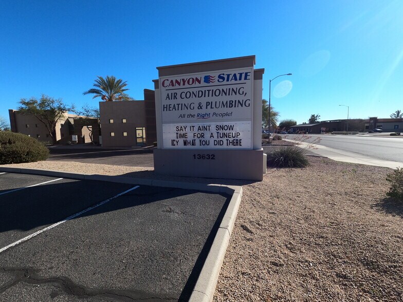 13632 W Camino Del Sol, Sun City, AZ à vendre - Photo de l’immeuble – Image 2 sur 15