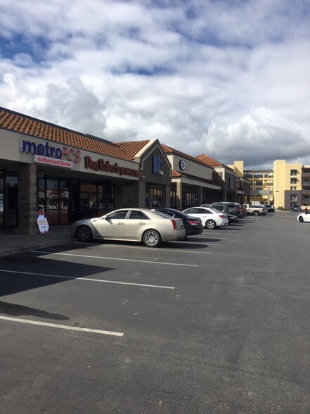 260-360 E 10th St, Gilroy, CA à louer - Photo de l’immeuble – Image 1 sur 3