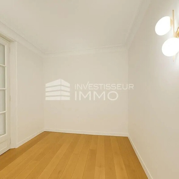 Bureau dans Paris à vendre - Photo de l’immeuble – Image 2 sur 3