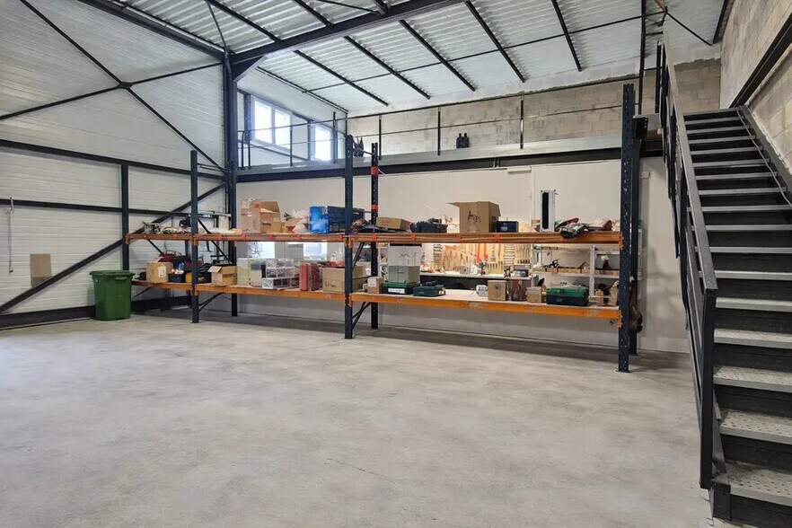 Local d’activités dans Chenôve à louer - Photo de l’immeuble – Image 2 sur 6