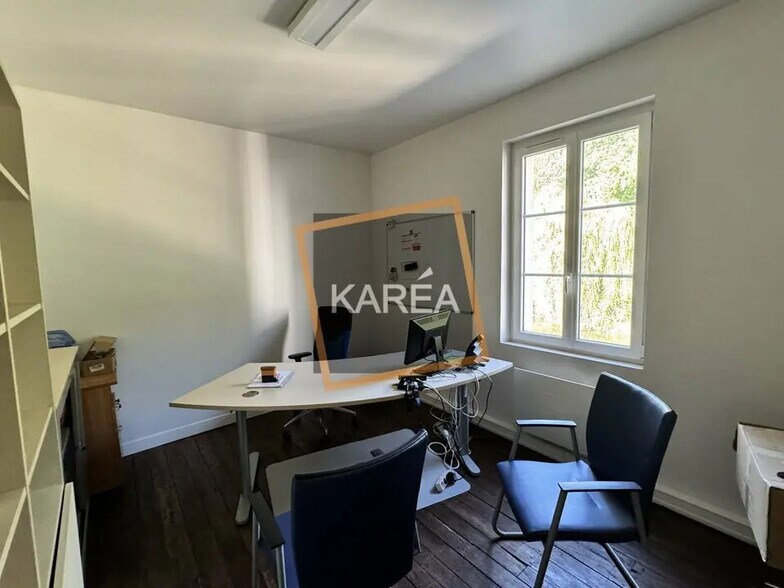 Bureau dans Villenoy à louer - Photo de l’immeuble – Image 1 sur 5
