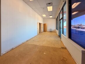 6504-6540 Massachusetts Ave, New Port Richey, FL à louer Photo intérieure– Image 1 sur 20