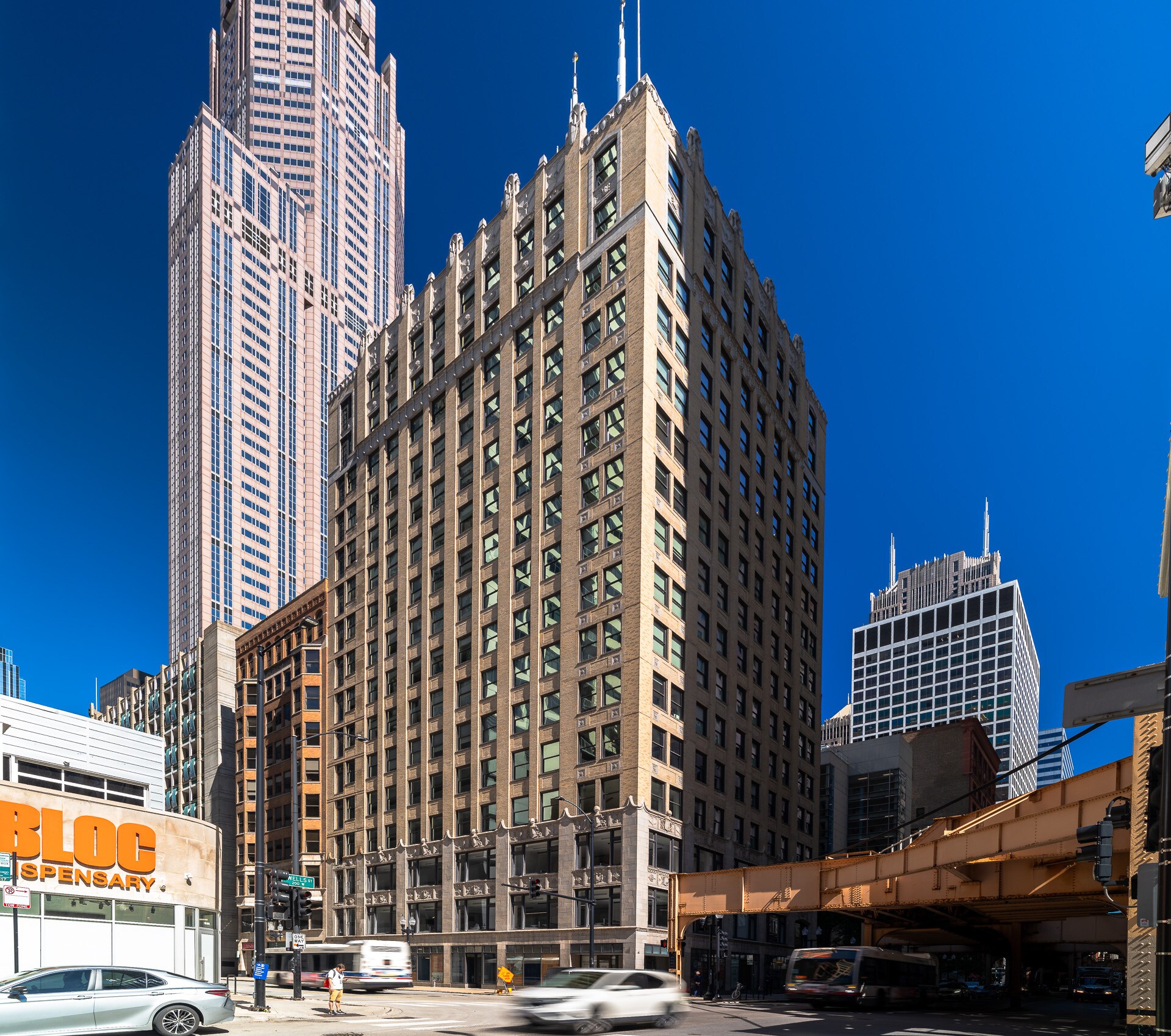 330 S Wells St, Chicago, IL à louer Photo de l’immeuble– Image 1 sur 17