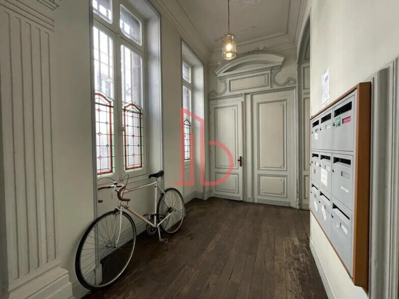Bureau dans Bordeaux à louer - Photo de l’immeuble – Image 2 sur 4