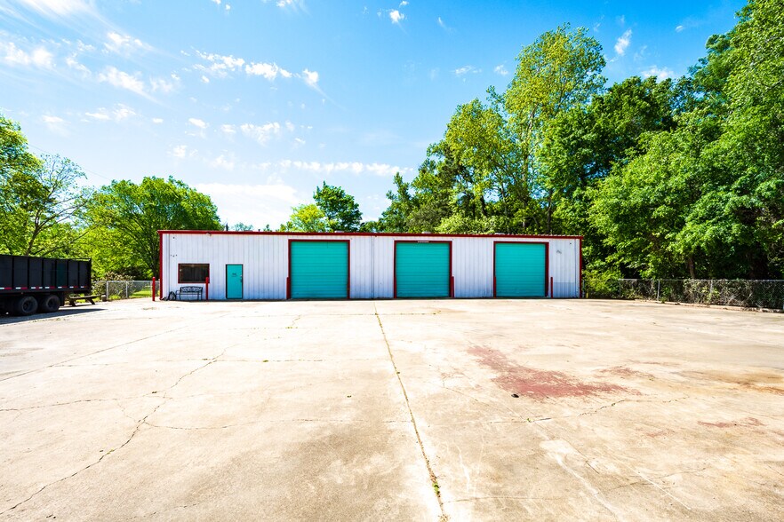 910 E Church St, Livingston, TX à vendre - Photo de l’immeuble – Image 2 sur 34
