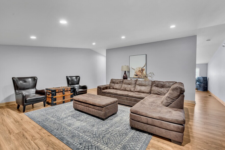 8 E 3rd Ave, Mount Sterling, OH à vendre - Photo de l’immeuble – Image 3 sur 12