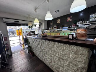 Plus de détails pour Local commercial à louer