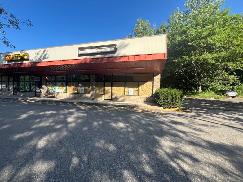 709 Winsted Rd, Torrington, CT à louer - Photo de l’immeuble – Image 3 sur 19