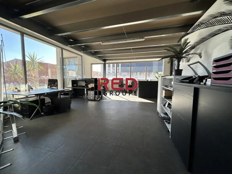 1480 Avenue D'Armenie, Gardanne à louer - Photo de l’immeuble – Image 3 sur 13