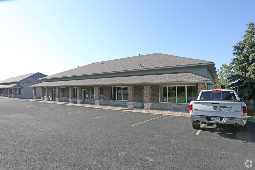 2360 County Road J E, White Bear Township, MN à vendre - Photo de l’immeuble – Image 3 sur 14