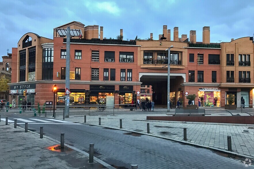 Plaza Labores, 10, Parla, Madrid à louer - Photo de l’immeuble – Image 2 sur 2
