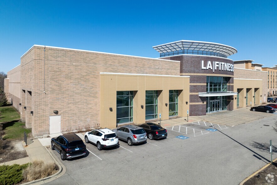 452 Lakehurst Rd, Waukegan, IL à louer - Photo de l’immeuble – Image 3 sur 5