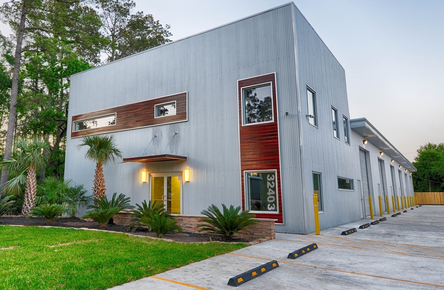 32403 Tamina Rd, Magnolia, TX à louer - Photo de l’immeuble – Image 1 sur 28