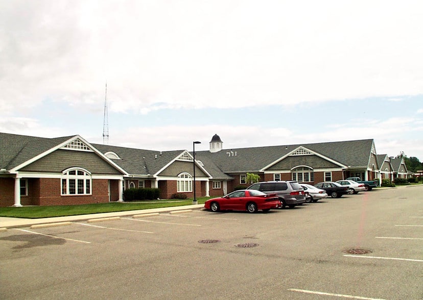 608 Reading Rd, Mason, OH à vendre - Photo de l’immeuble – Image 2 sur 14