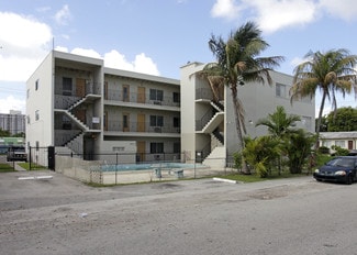 Plus de détails pour 1400 NE 111th St, Miami, FL - Logement à vendre