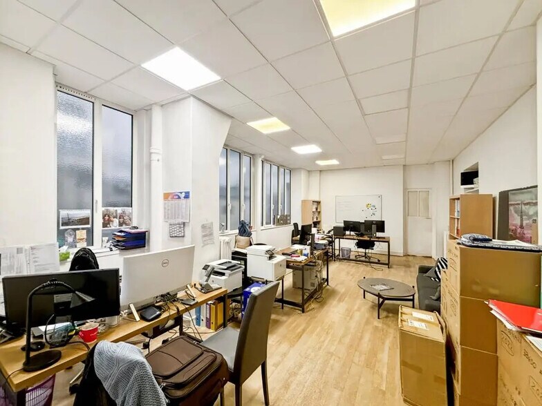 Bureau dans Paris à louer - Photo de l’immeuble – Image 1 sur 4