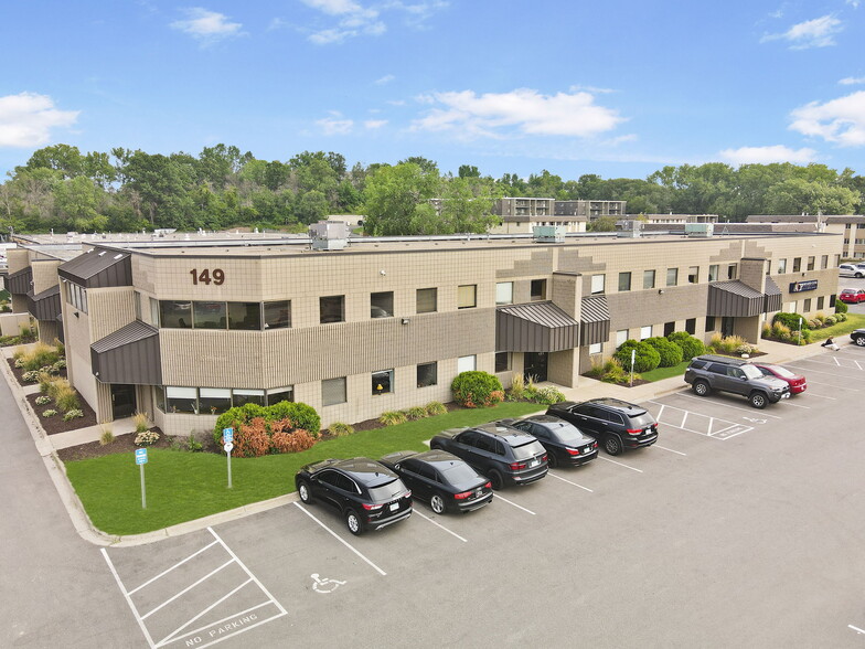 149 Thompson Ave, West Saint Paul, MN à louer - Photo de l’immeuble – Image 1 sur 2