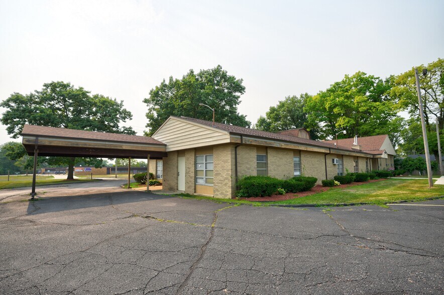 6202 Dupont St, Flint, MI à vendre - Photo de l’immeuble – Image 3 sur 40