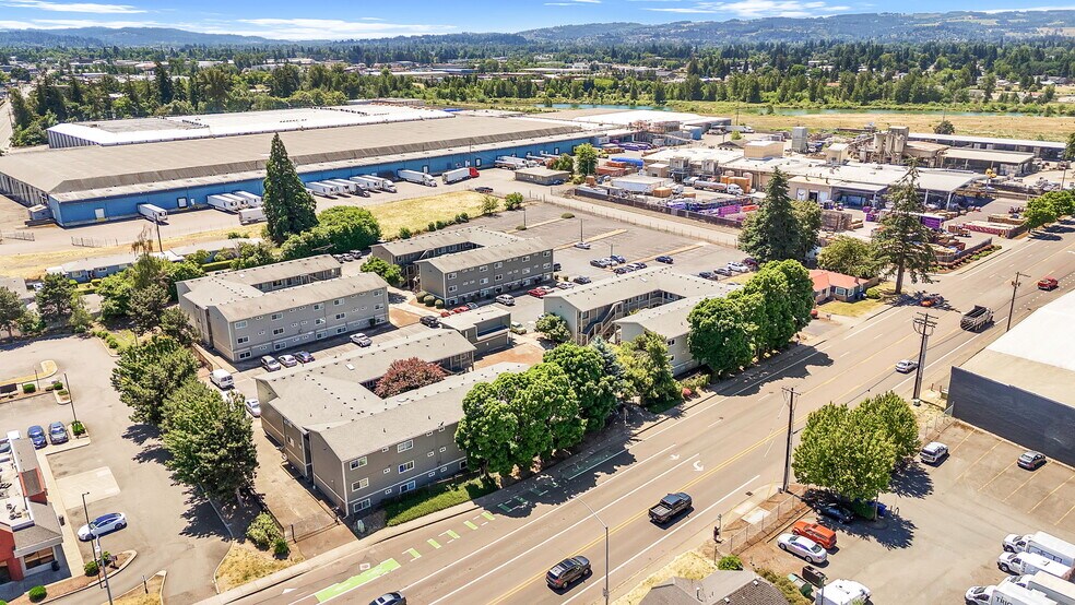 2520 Hyacinth St NE, Salem, OR à vendre - Photo de l’immeuble – Image 2 sur 43