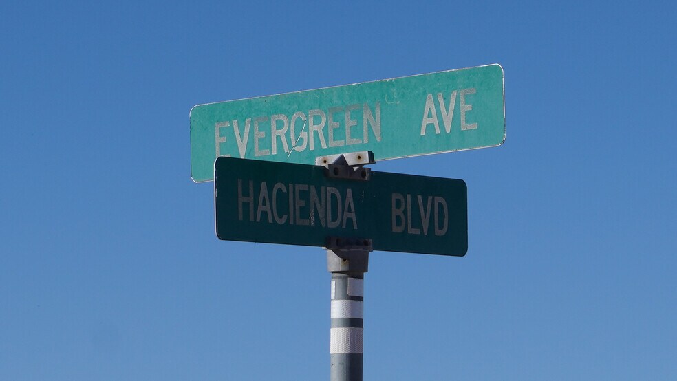 Hacienda Blvd, California City, CA à vendre - Aérien – Image 2 sur 7