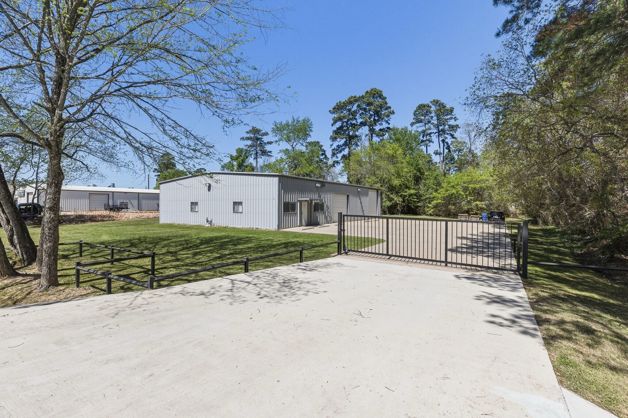 32402 Tamina Rd, Magnolia, TX à vendre Photo principale– Image 1 sur 40