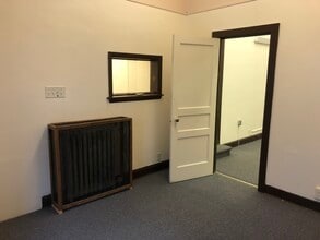 209 Main St, Latrobe, PA à louer Photo intérieure– Image 2 sur 11