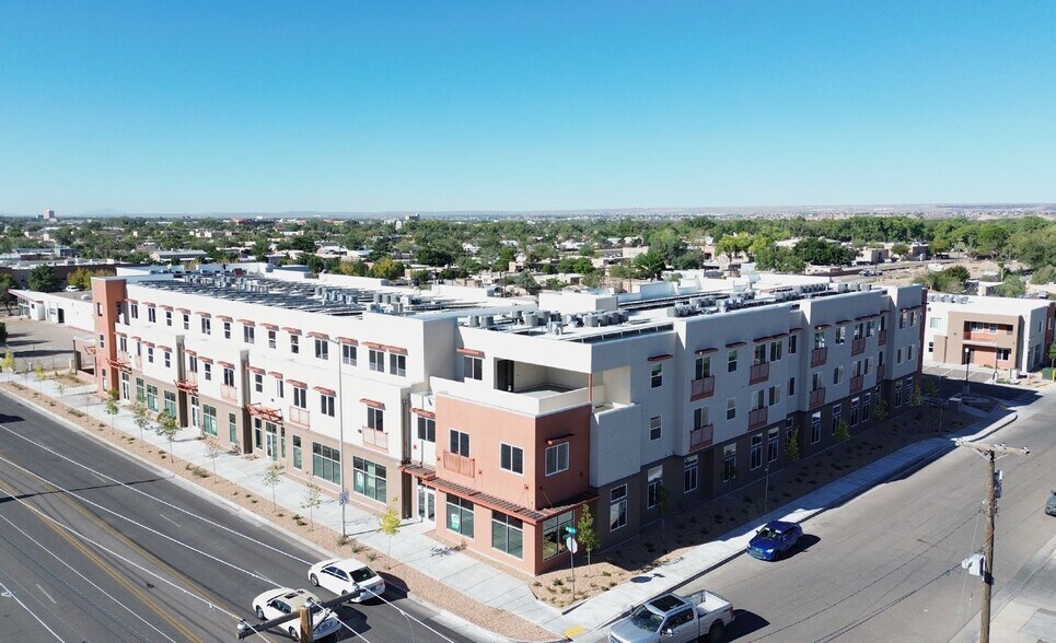 3525 4th St NW, Albuquerque, NM à louer - Photo de l’immeuble – Image 3 sur 14
