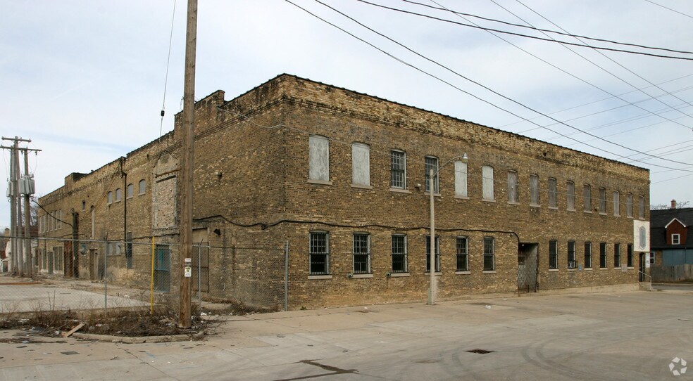 3000 W Clarke St, Milwaukee, WI à vendre - Photo de l’immeuble – Image 2 sur 18