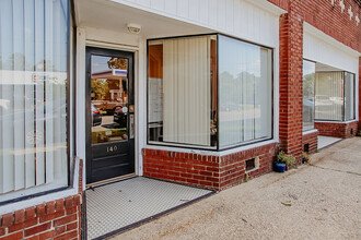 130 E Connecticut Ave, Southern Pines, NC à louer Photo de l’immeuble– Image 2 sur 11