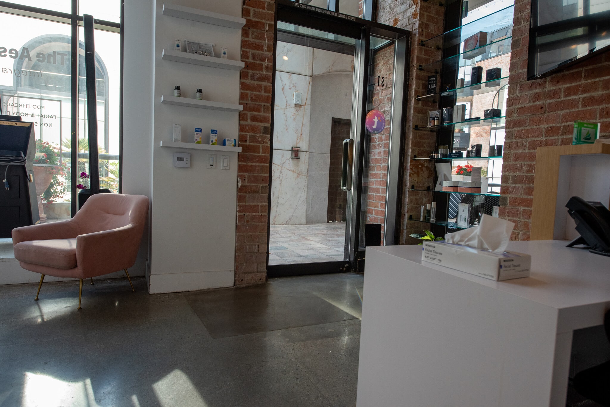 421 N Rodeo Dr, Beverly Hills, CA à louer Photo intérieure– Image 1 sur 15