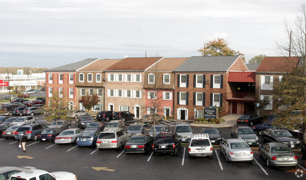 6201 Greenbelt Rd, College Park, MD à louer - Photo de l’immeuble – Image 2 sur 5