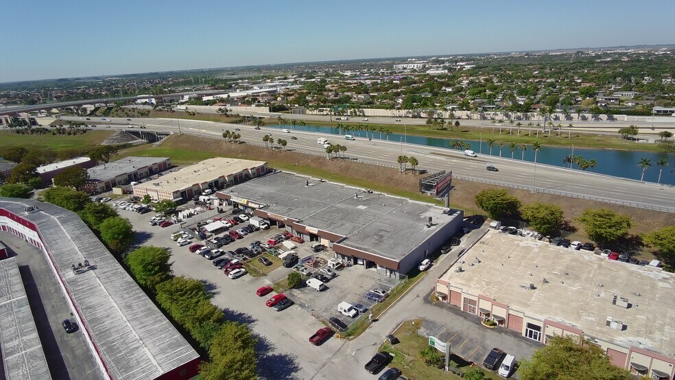 12250-12282 SW 117th Ct, Miami, FL à vendre - Photo de l’immeuble – Image 2 sur 7