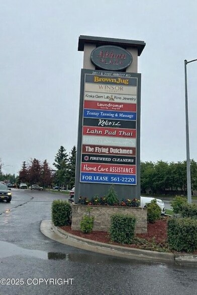 2101 Abbott Rd, Anchorage, AK à louer - Photo de l’immeuble – Image 2 sur 2