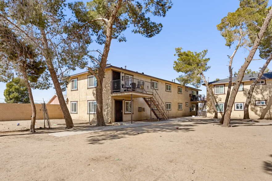 11941 Lee Ave, Adelanto, CA à vendre - Photo de l’immeuble – Image 2 sur 9