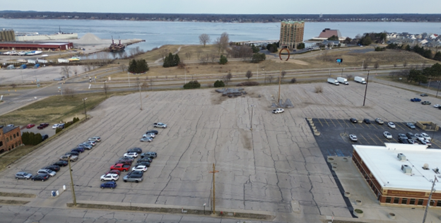 372 Morris Ave, Muskegon, MI à vendre - Aérien – Image 2 sur 3